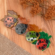 картинка Брошь Fashion Jewelry из акрилового пластика Божья коровка